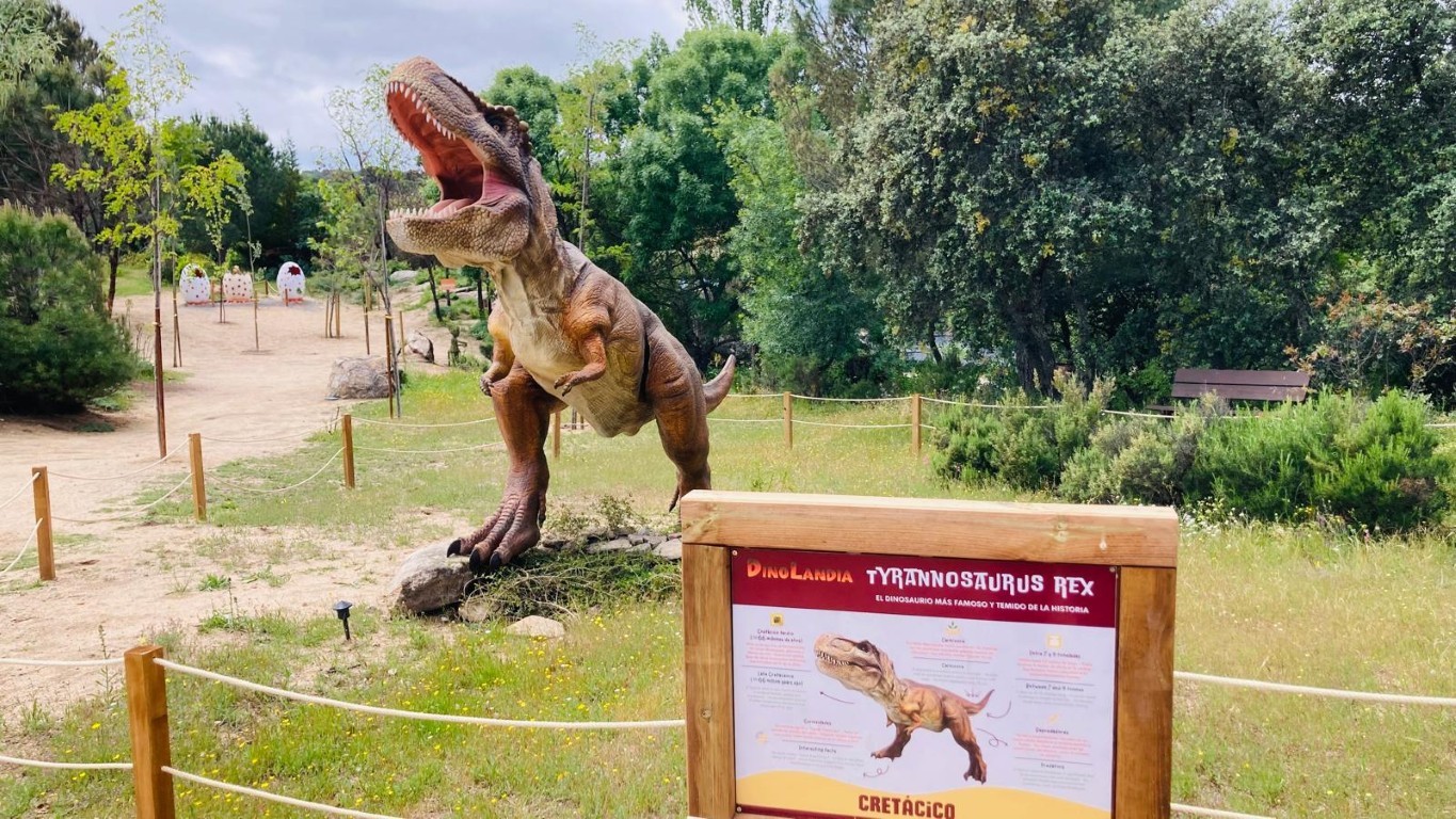 Foto real de Dinolandia